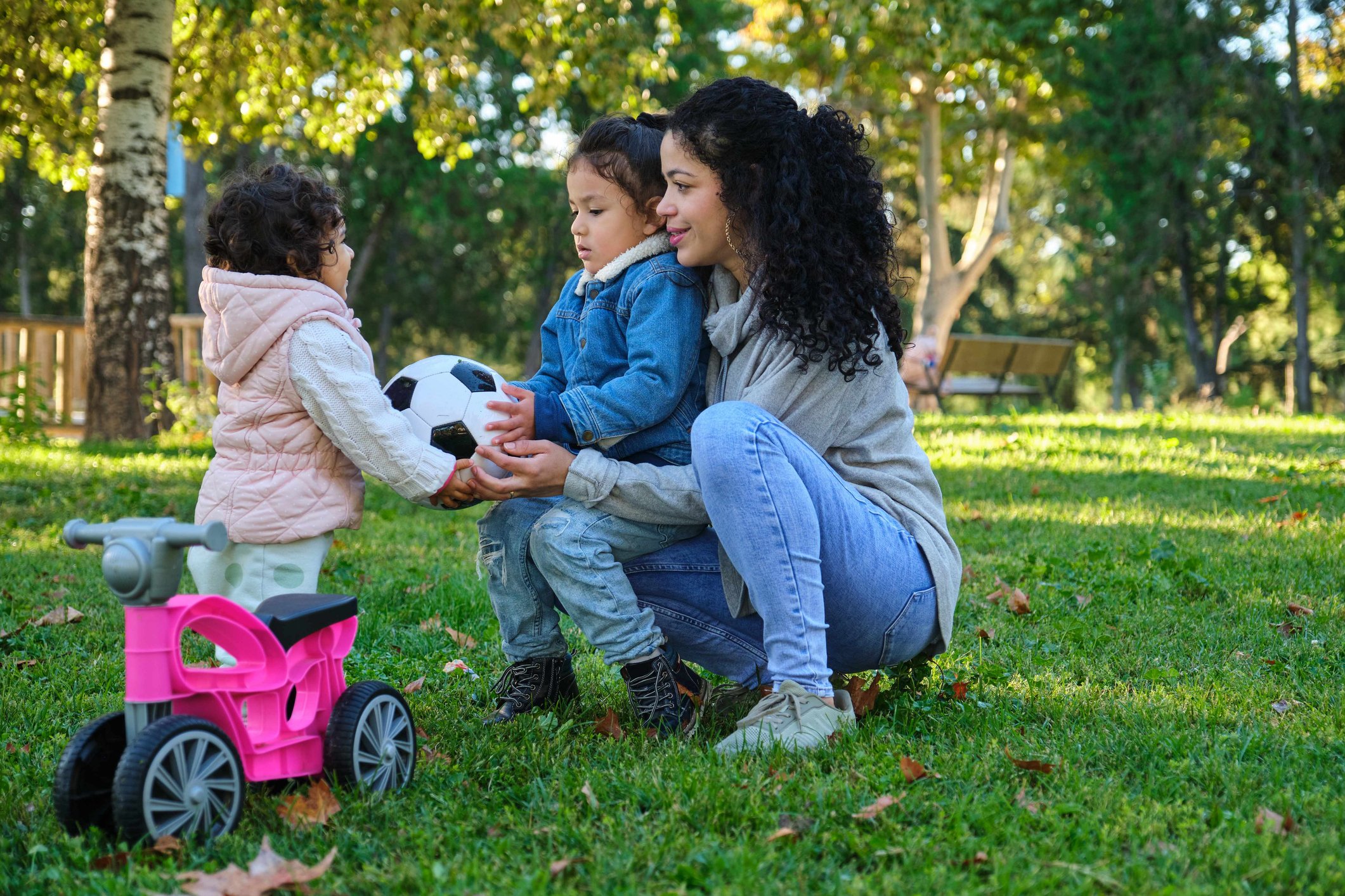 Au Pair playing with kids outside