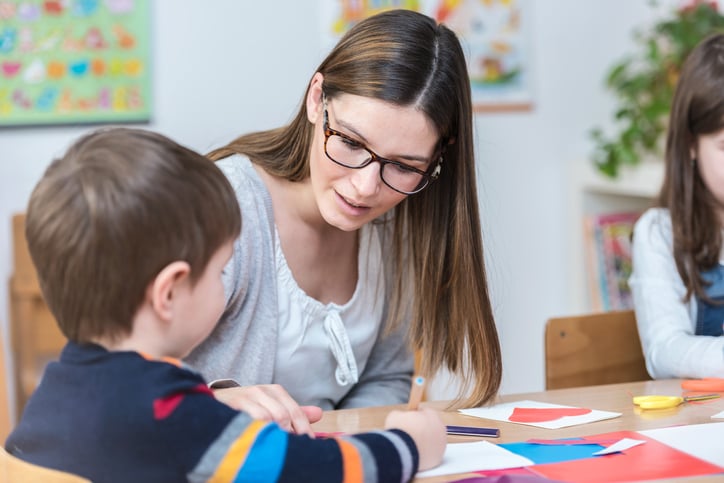 Preschool Taecher Gives Help To a Cute Boy