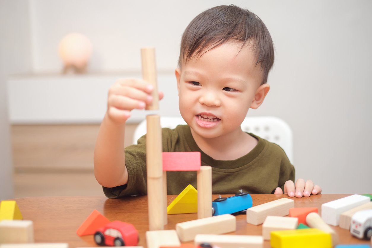 Preschoolers using Montessori materials